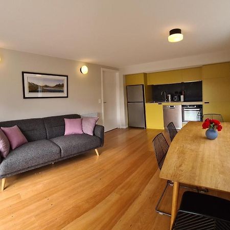 Kowhai Apartment - private opposite golf course central Wanaka Esterno foto