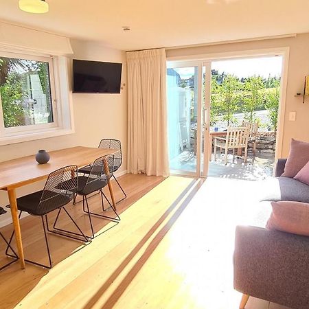 Kowhai Apartment - private opposite golf course central Wanaka Esterno foto