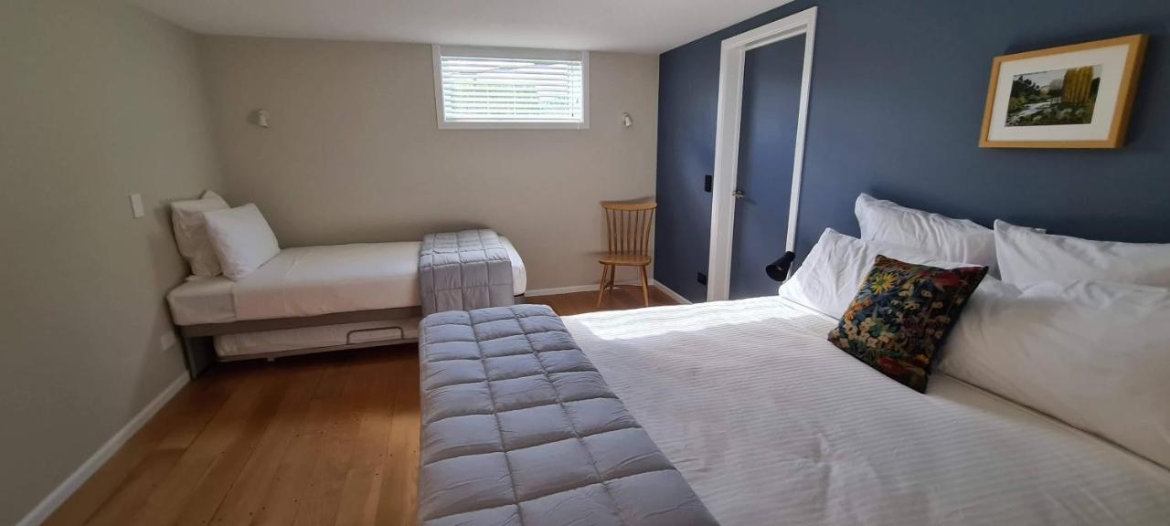 Kowhai Apartment - private opposite golf course central Wanaka Esterno foto